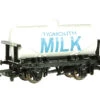 Bachmann Tidmouth Milk Tank (HO Scale) -Model Train Shop 77048